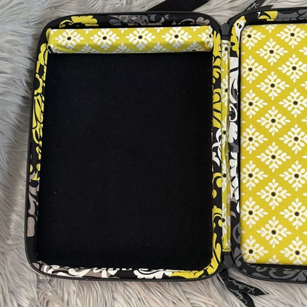 Vera‎ Bradley Hard Shell Tablet/iPad Case with Strap - Picture 7 of 15